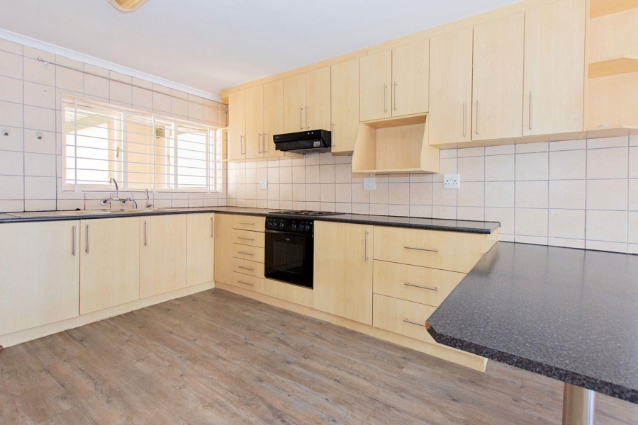 7 Bedroom Property for Sale in Middedorp Western Cape